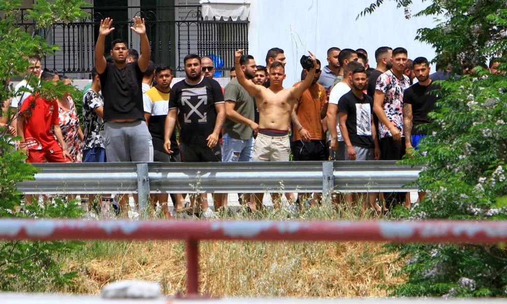 Έρευνα της ΕΛ.ΑΣ. για την υποκίνηση των επεισοδίων στη Λάρισα